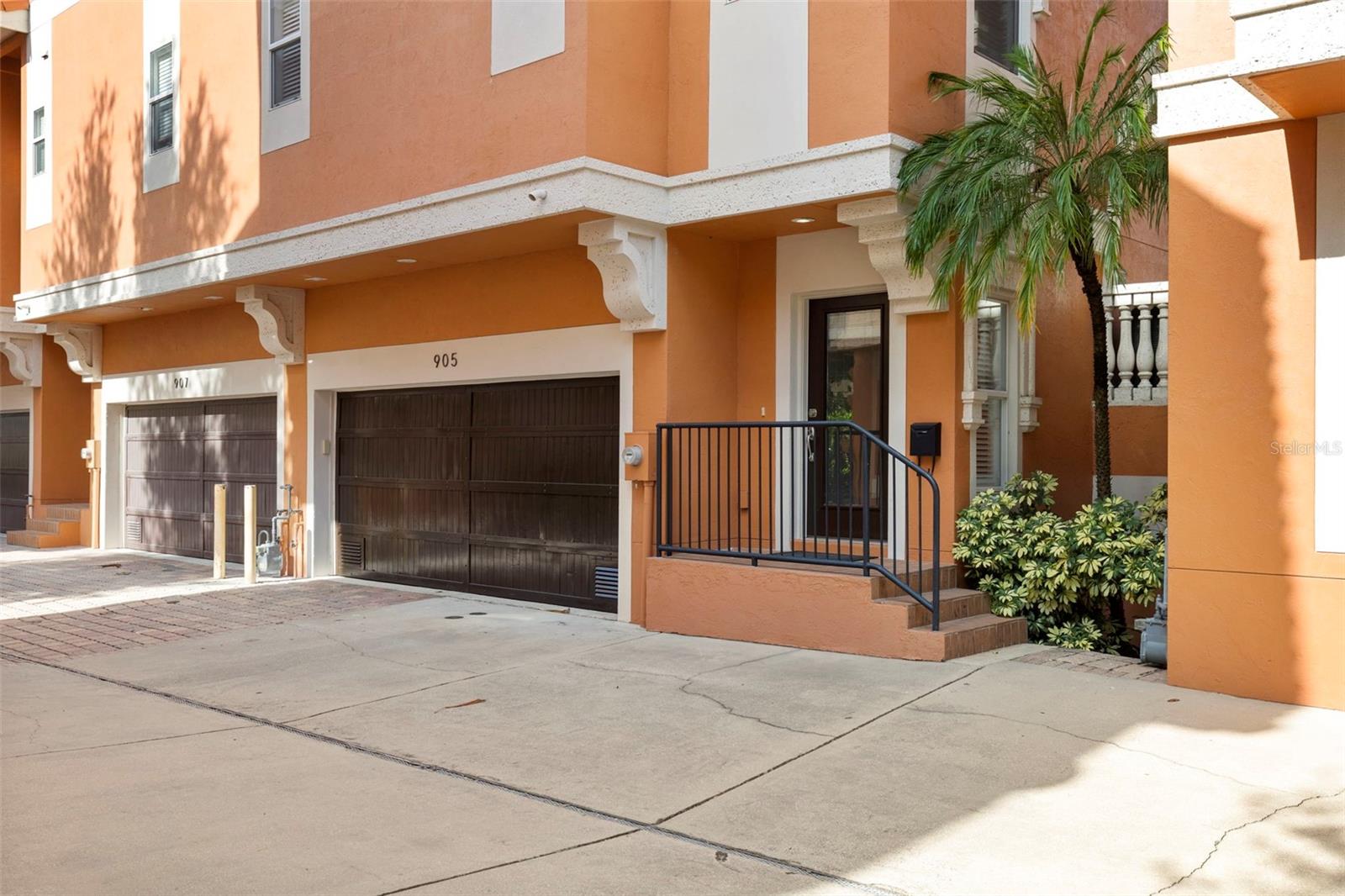 905 VILLA VENICIA WAY — photo 45
