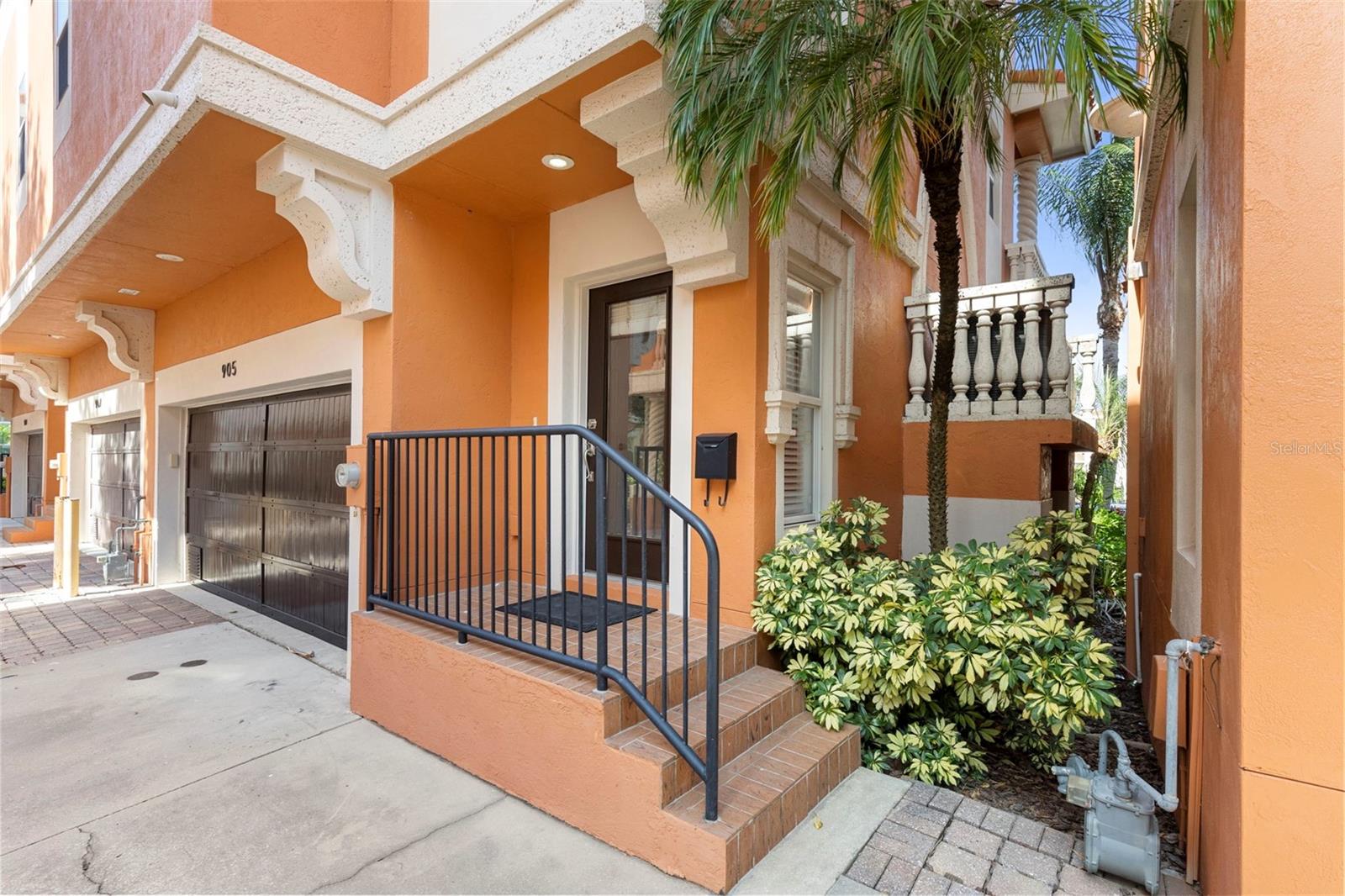 905 VILLA VENICIA WAY — photo 43