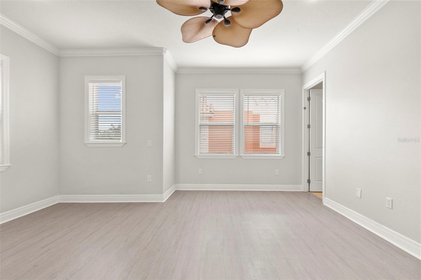 905 VILLA VENICIA WAY — photo 24