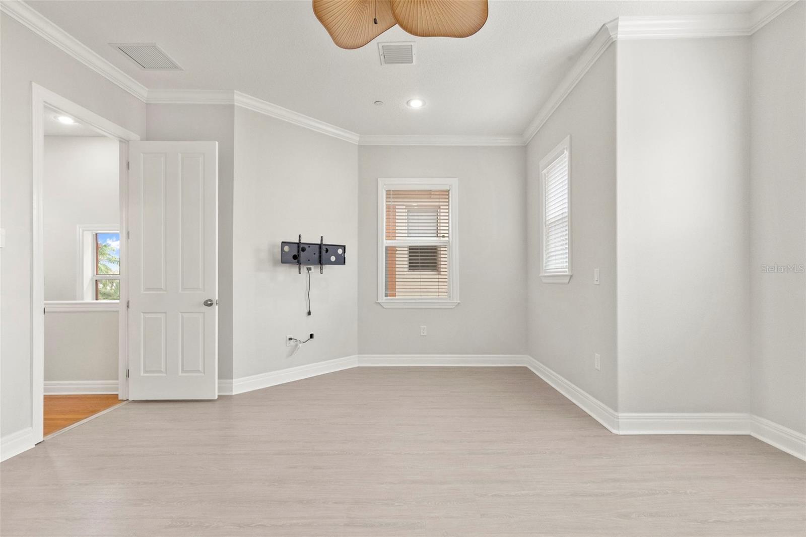 905 VILLA VENICIA WAY — photo 25