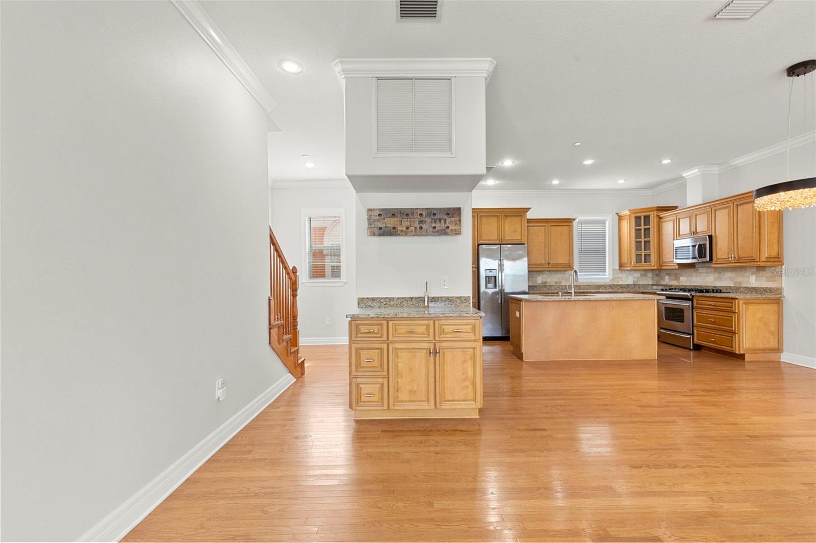 905 VILLA VENICIA WAY — photo 18