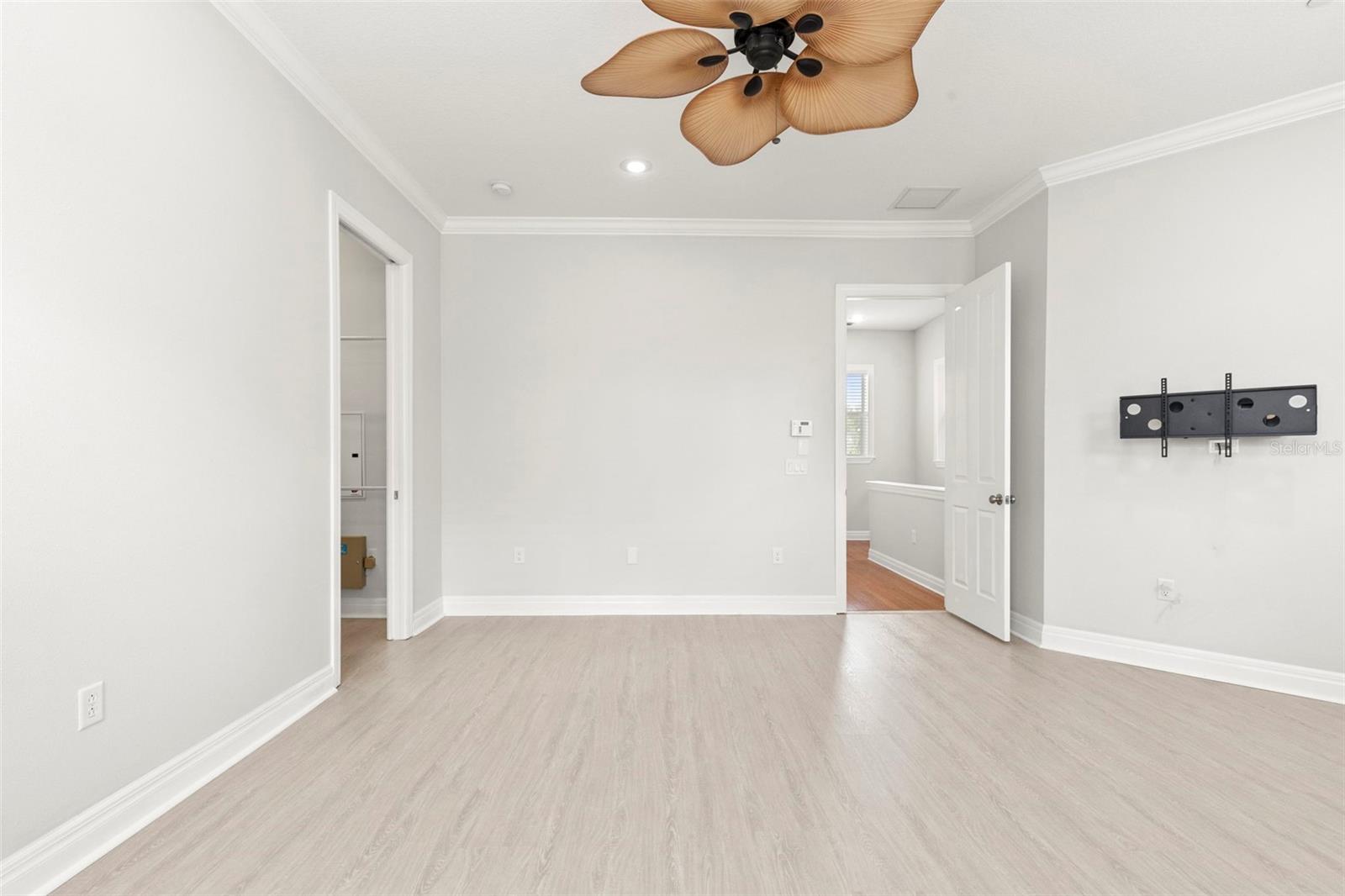 905 VILLA VENICIA WAY — photo 30