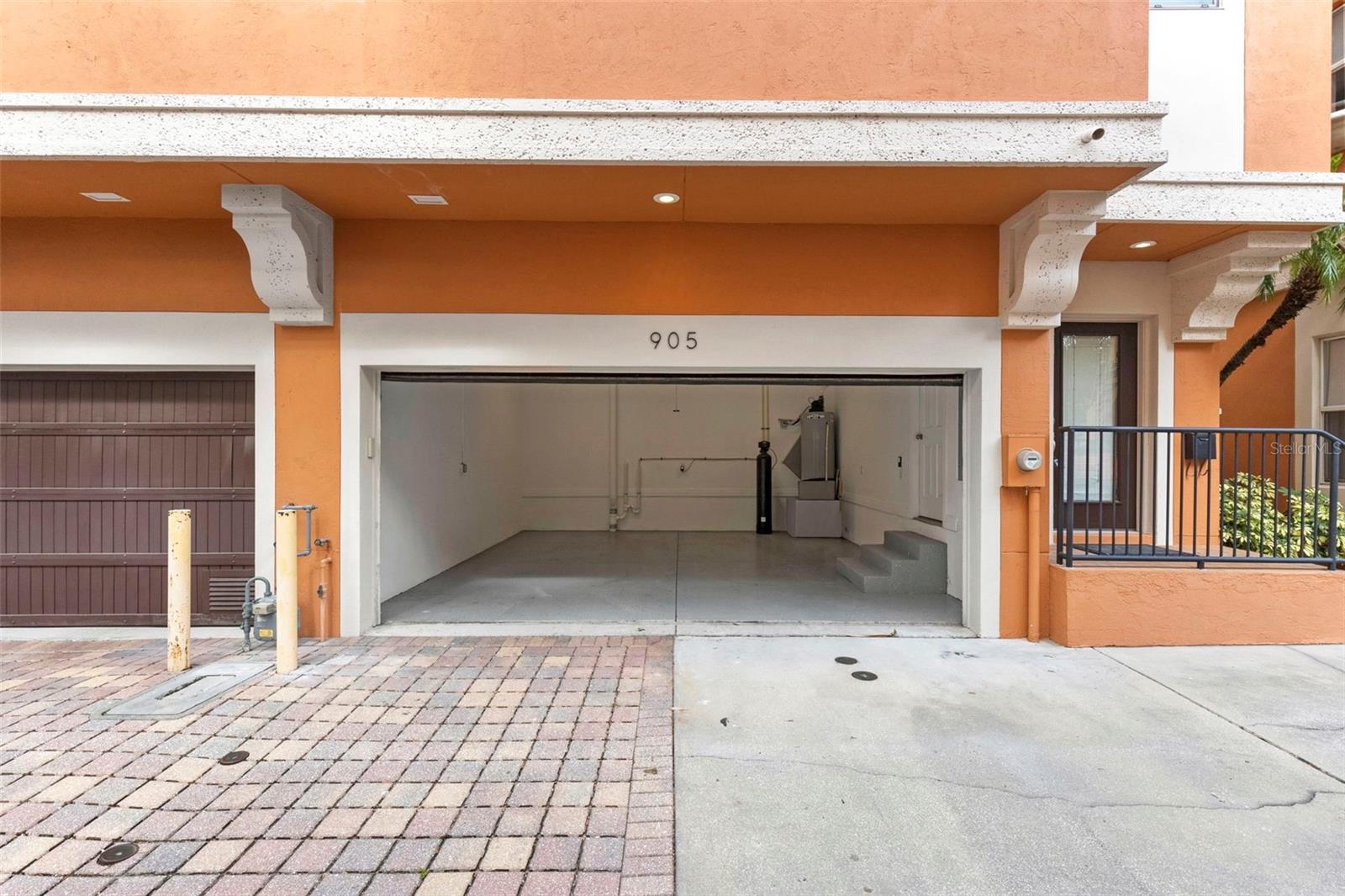905 VILLA VENICIA WAY — photo 48