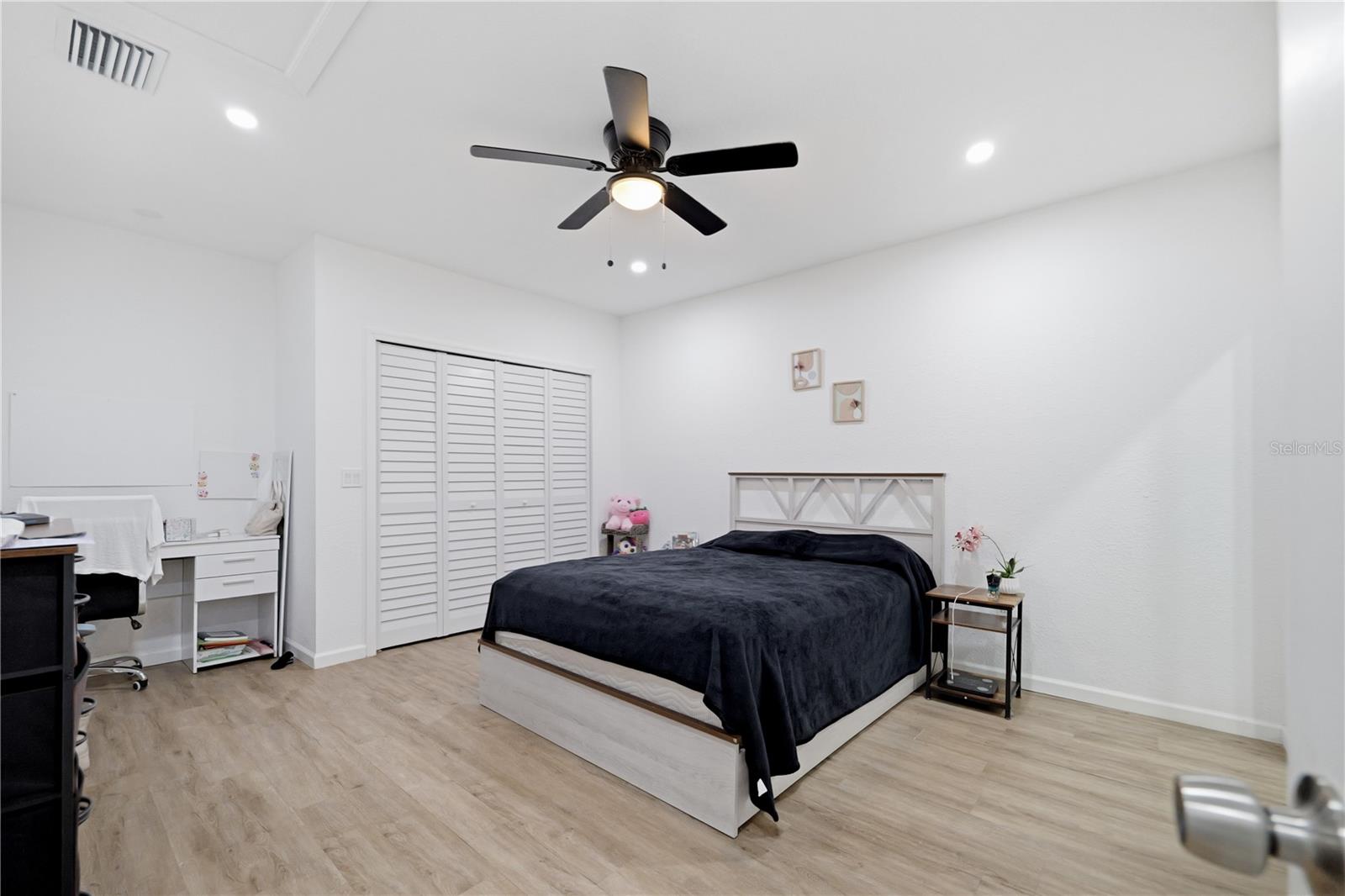1514 BURNING TREE LN — photo 28
