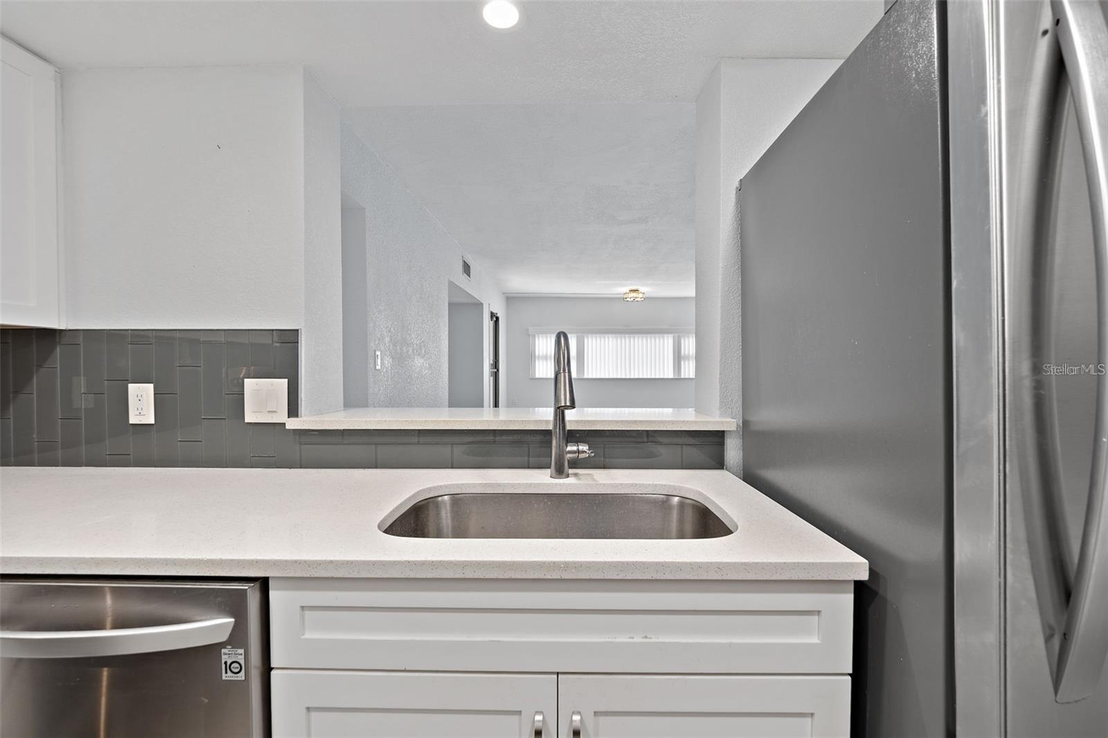 4141 BAYSHORE BLVD #1702 — photo 6