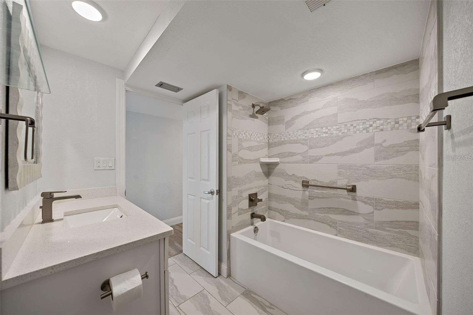 4141 BAYSHORE BLVD #1702 — photo 18