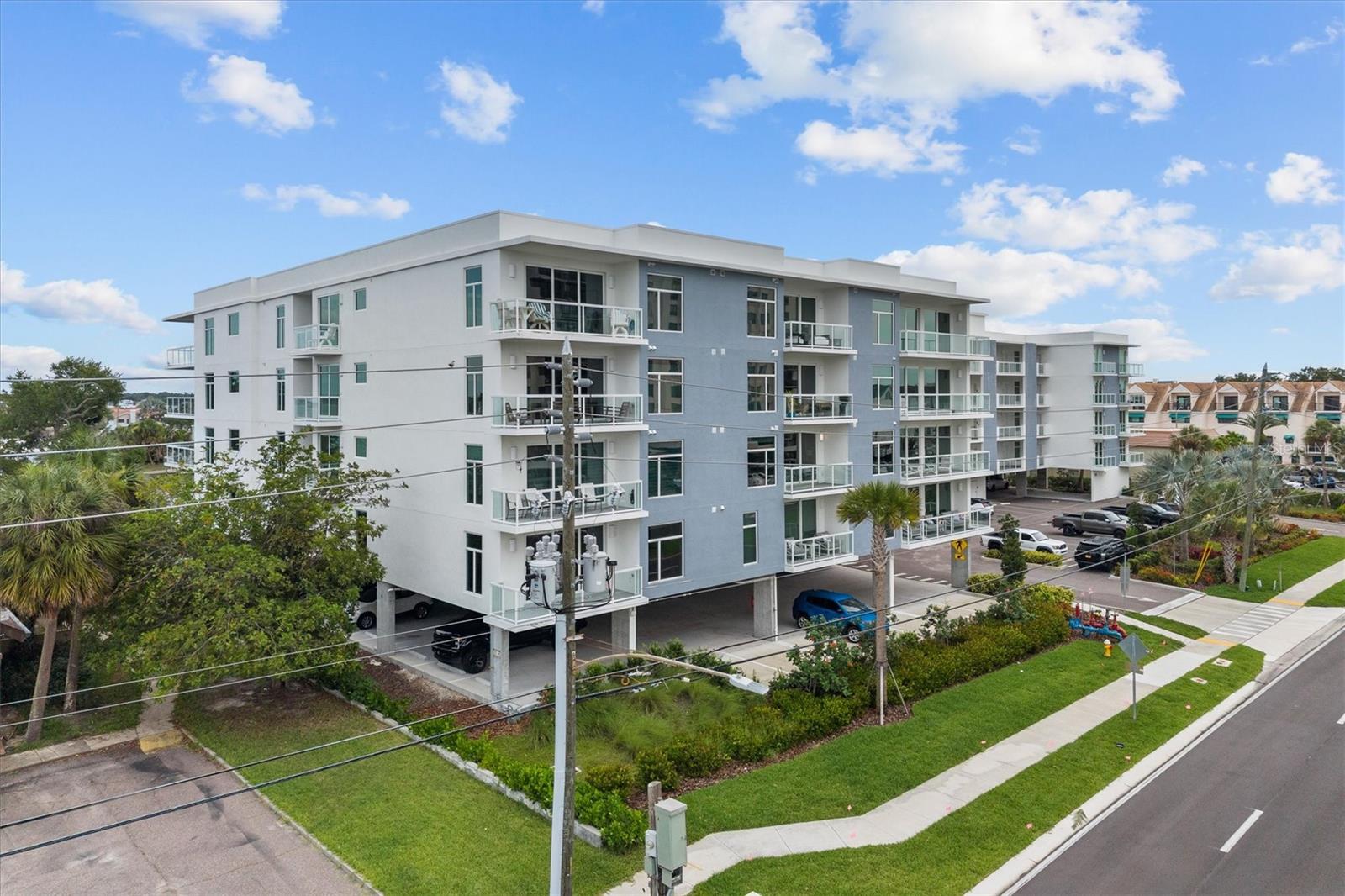 415 ISLAND WAY #311 — photo 4