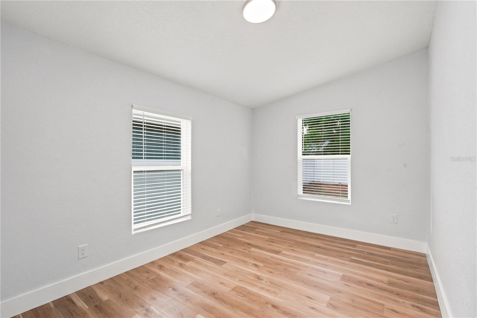 2908 E 26TH AVE — photo 24