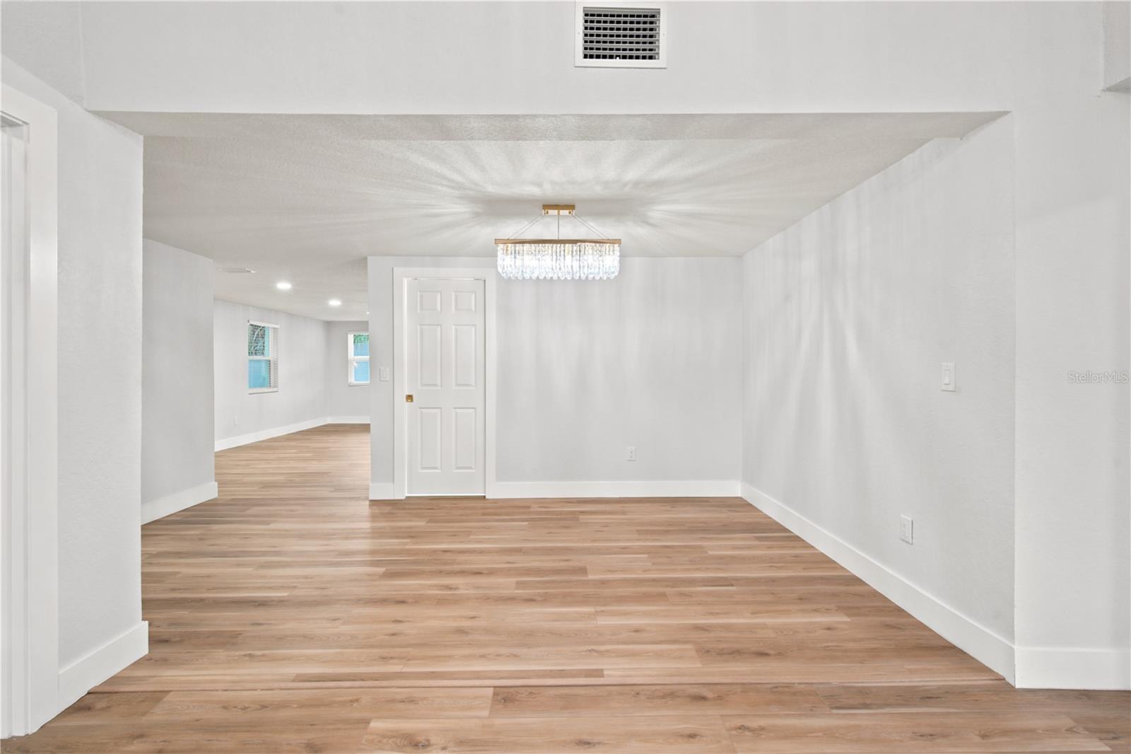 2908 E 26TH AVE — photo 38