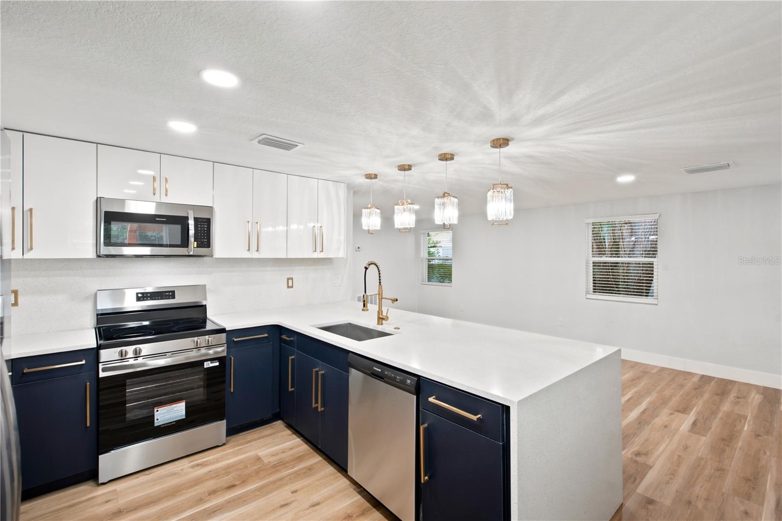 2908 E 26TH AVE — photo 12