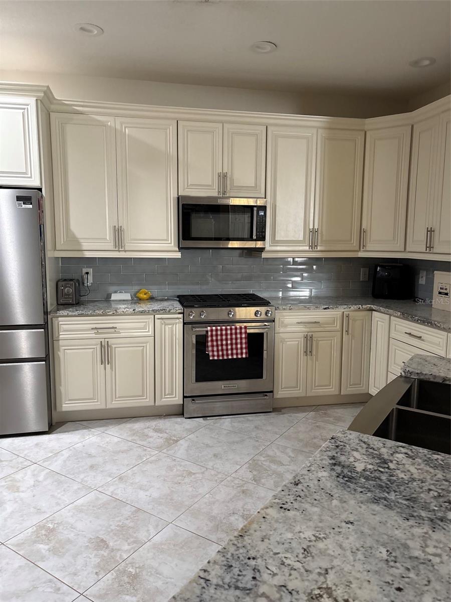30335 LETTINGWELL CIR — photo 13