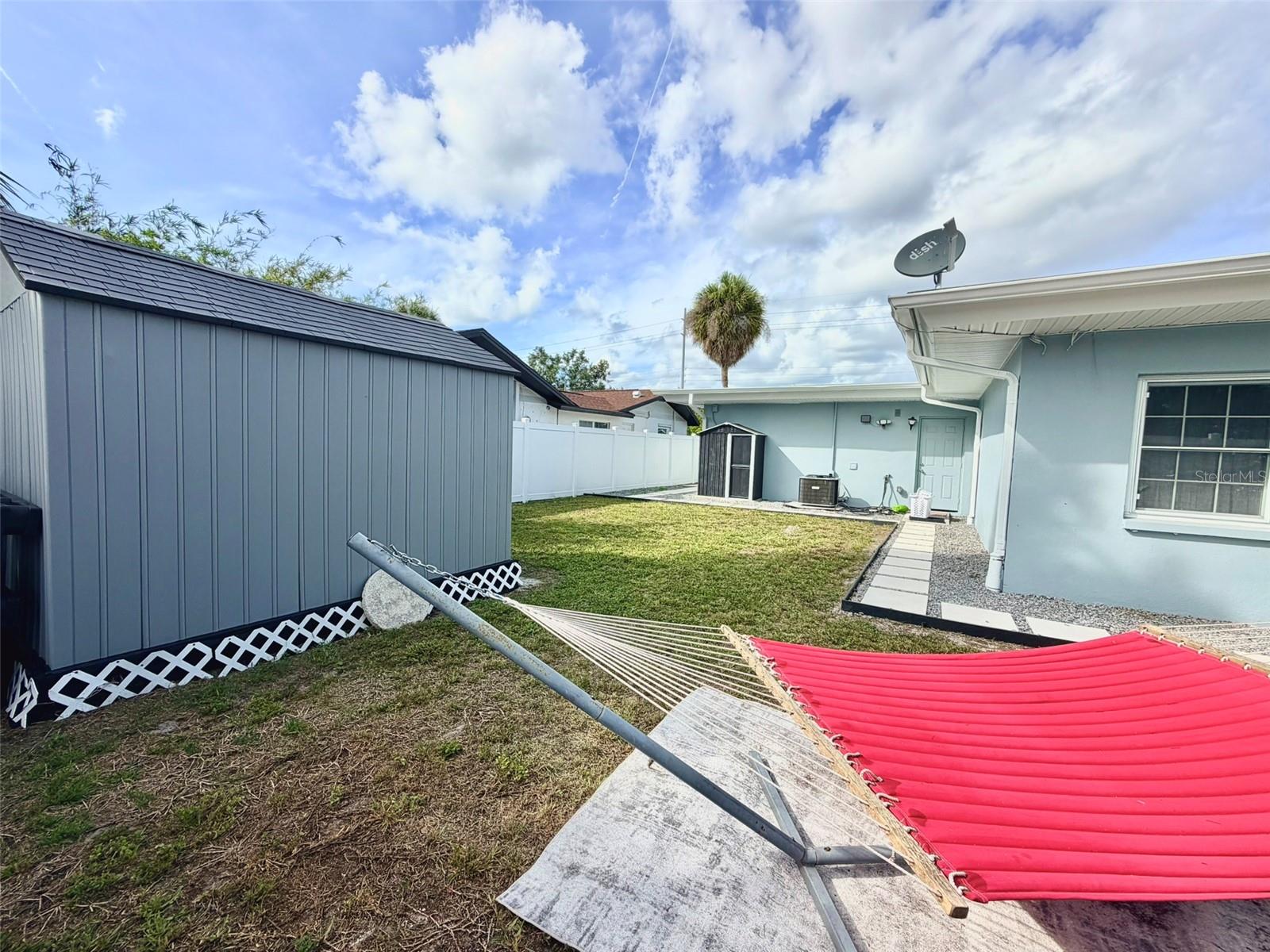 6004 MEMORIAL HWY — photo 30