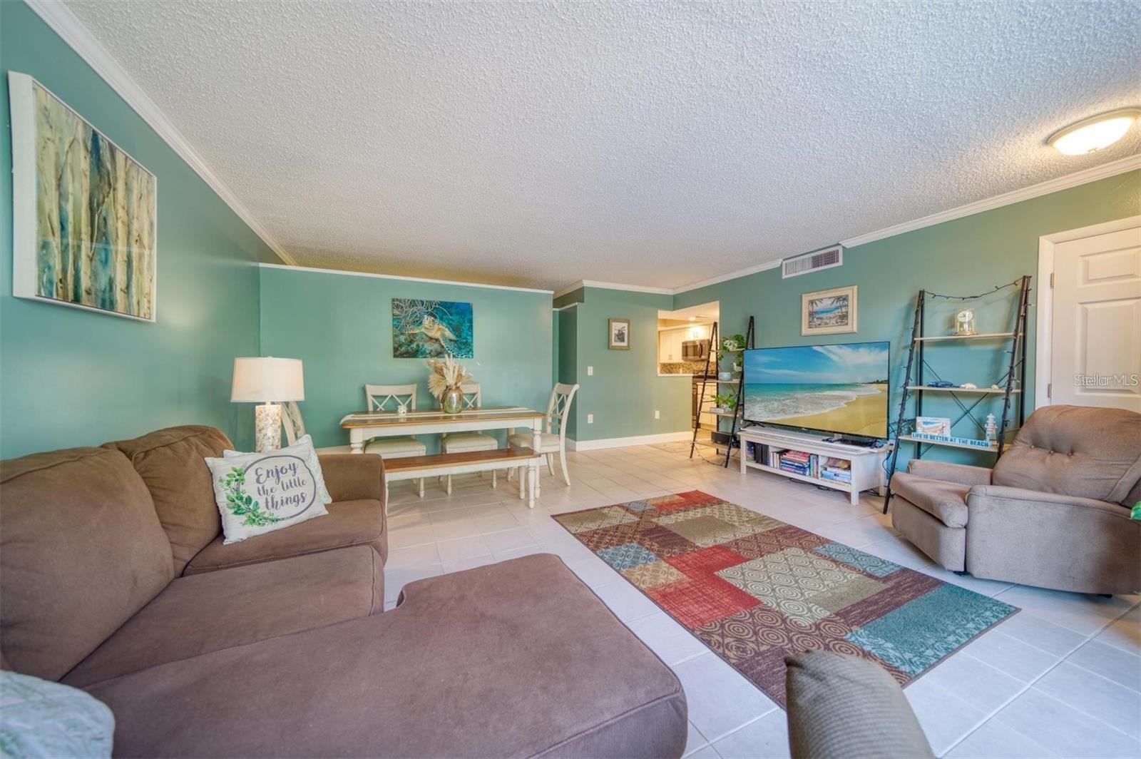 105 ISLAND WAY #112 — photo 36