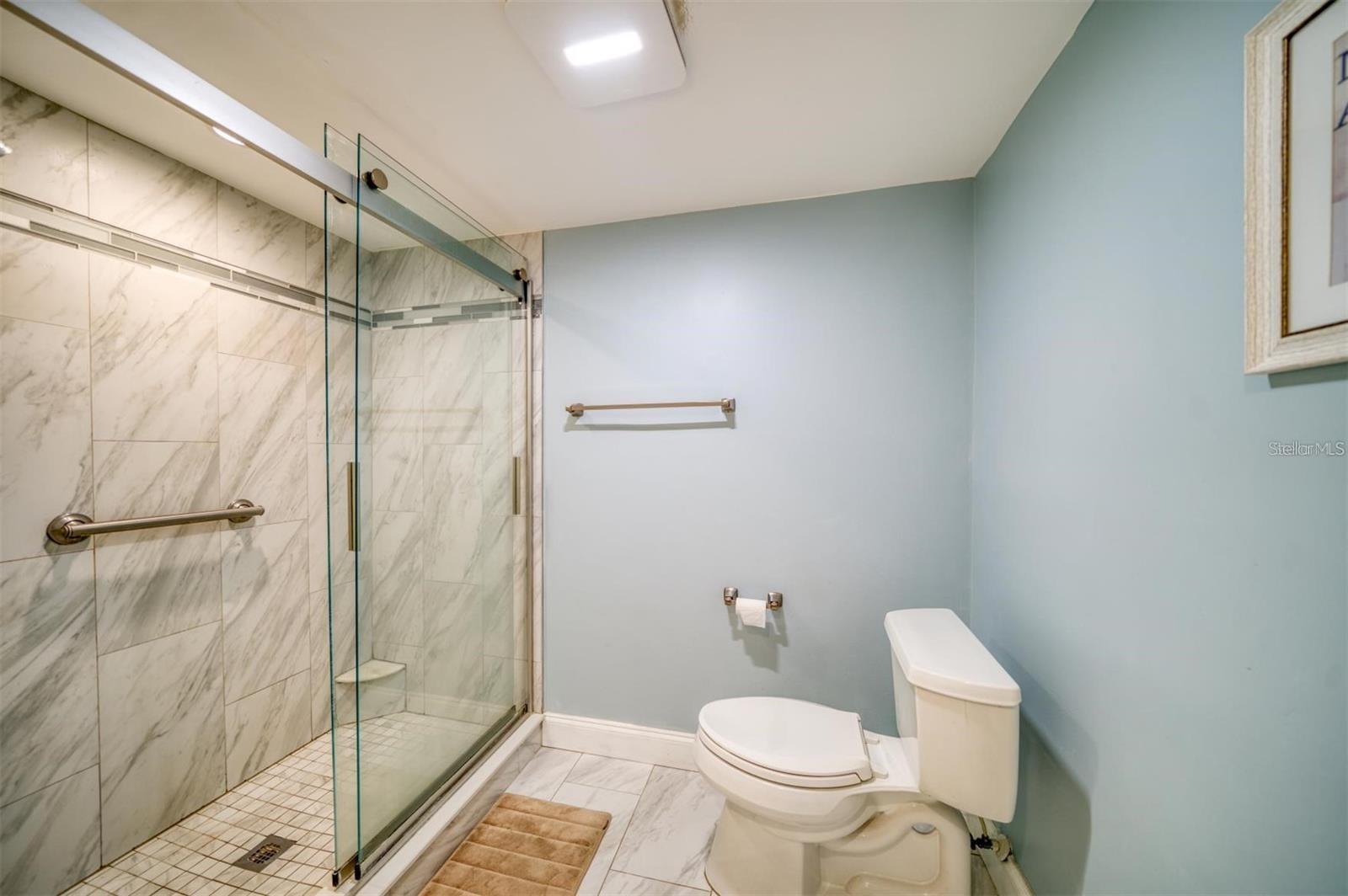105 ISLAND WAY #112 — photo 38