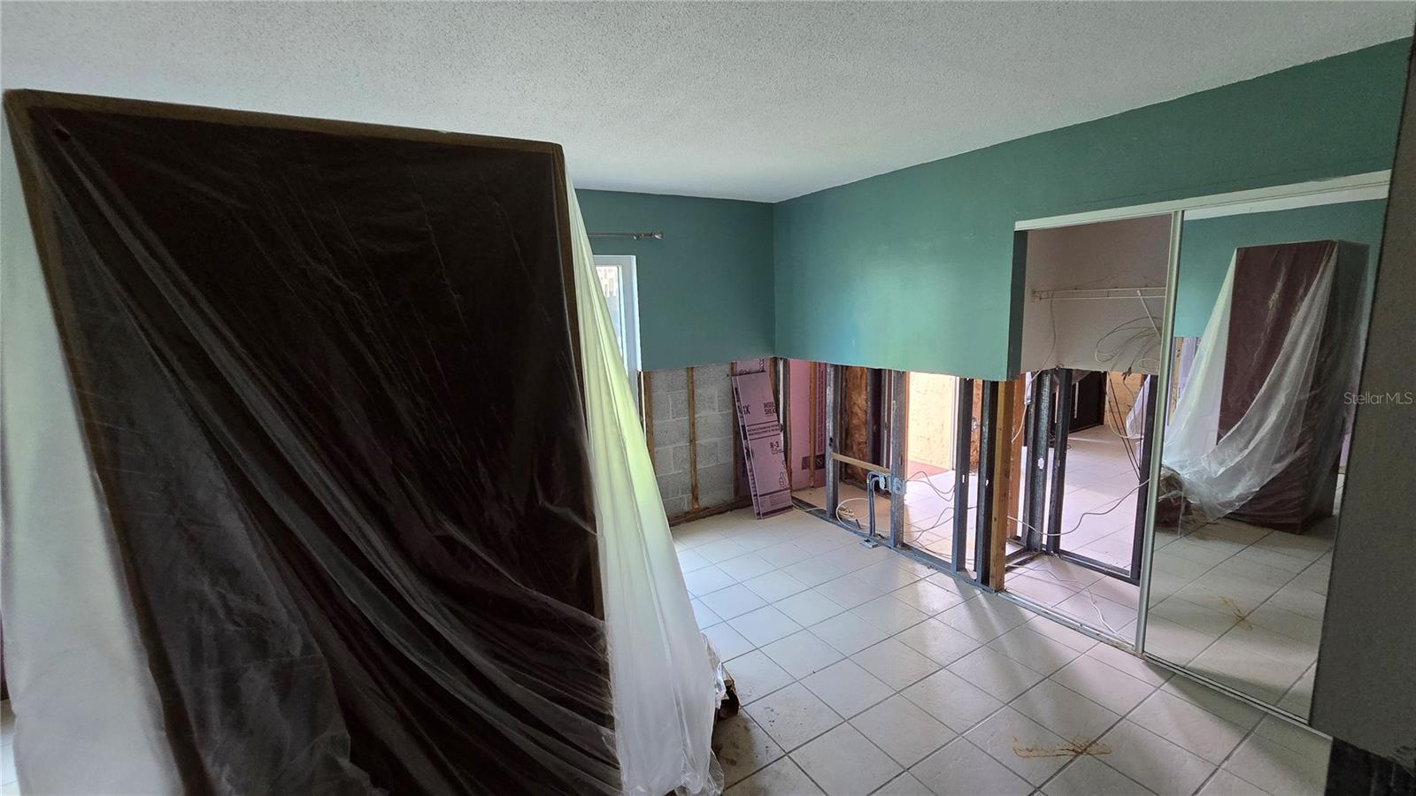 105 ISLAND WAY #112 — photo 24