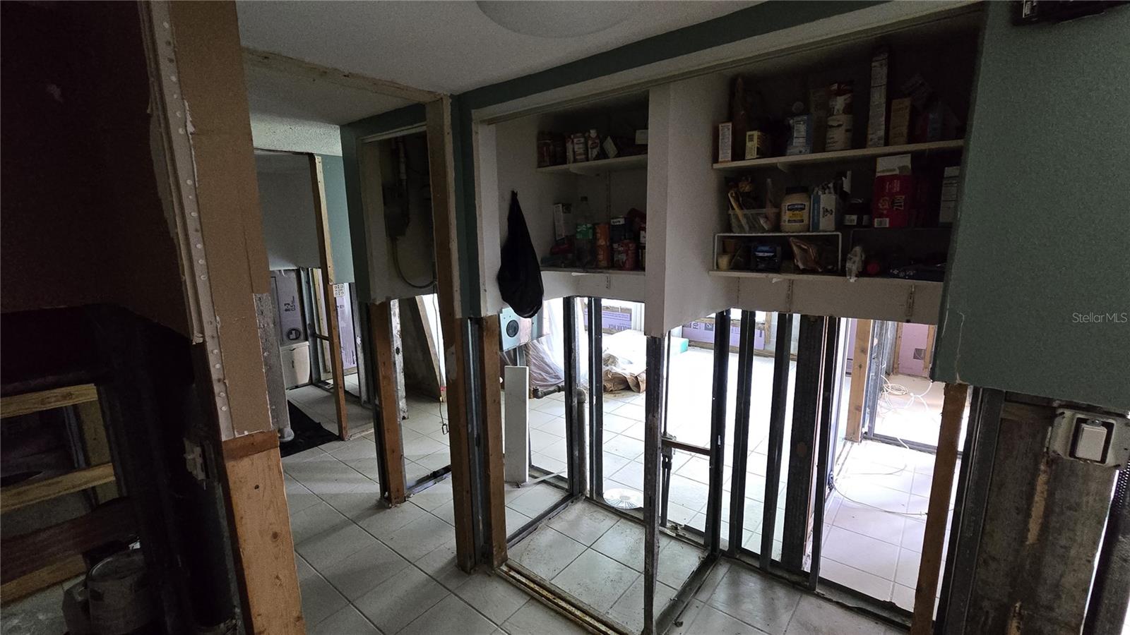 105 ISLAND WAY #112 — photo 17