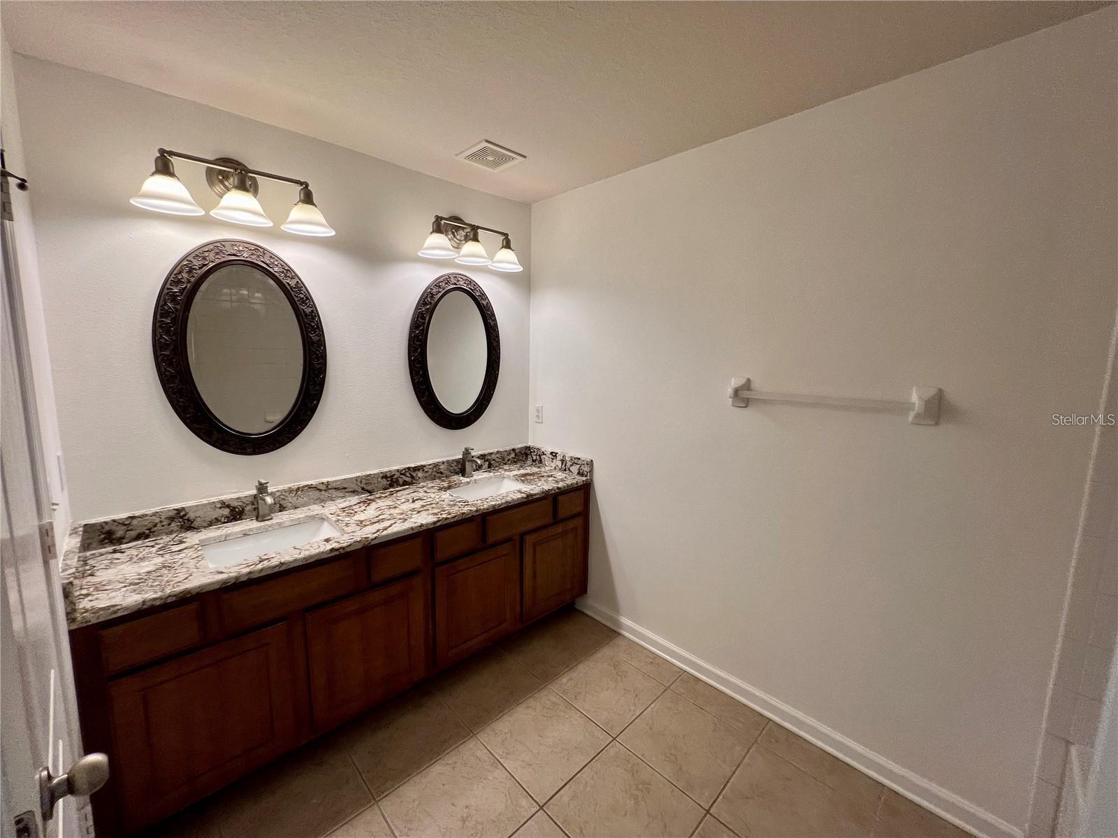 26543 CASTLEVIEW WAY — photo 18