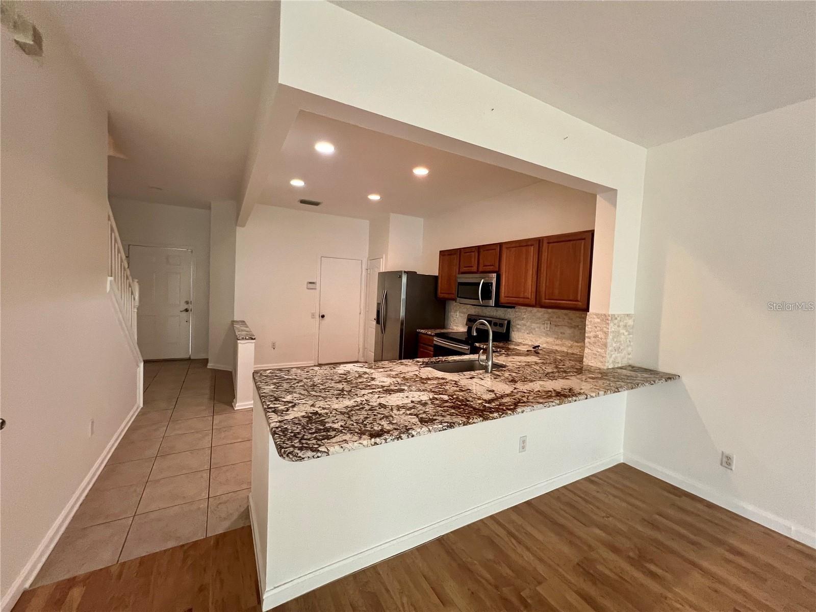 26543 CASTLEVIEW WAY — photo 8