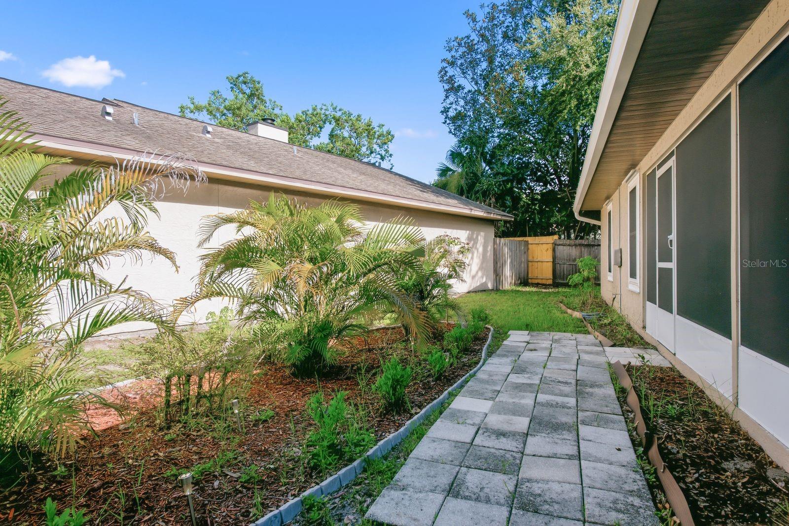 2767 VANESSA LN — photo 39