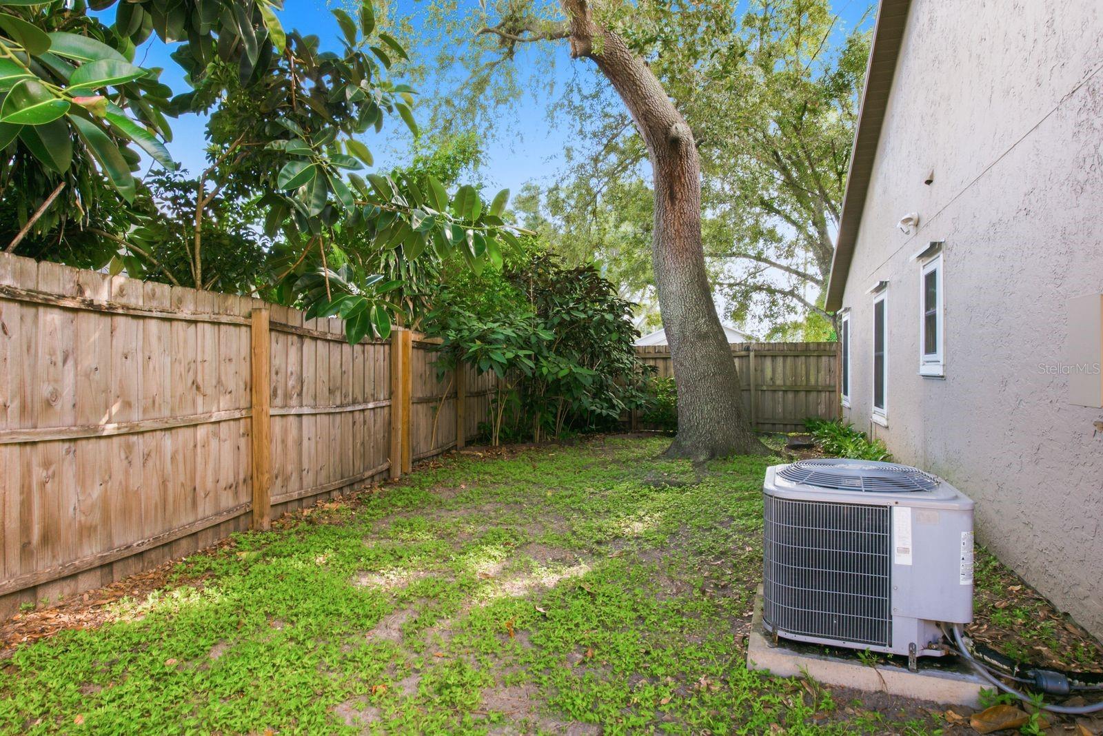 2767 VANESSA LN — photo 43