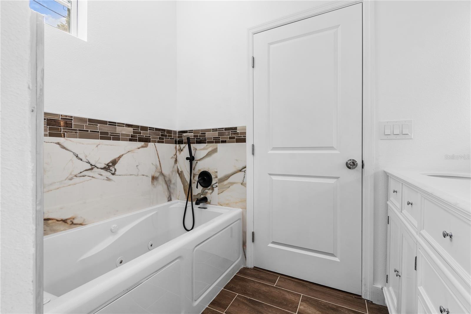 2141 UPTON CT S — photo 25