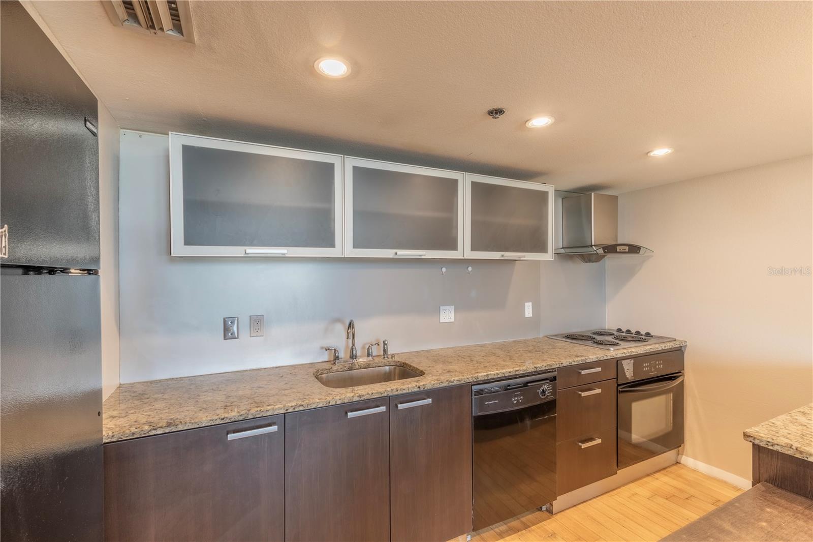 701 S MADISON AVE #502 — photo 11