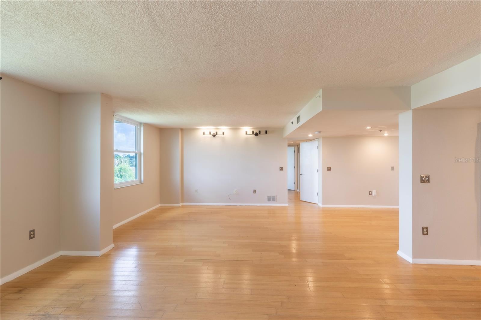 701 S MADISON AVE #502 — photo 10