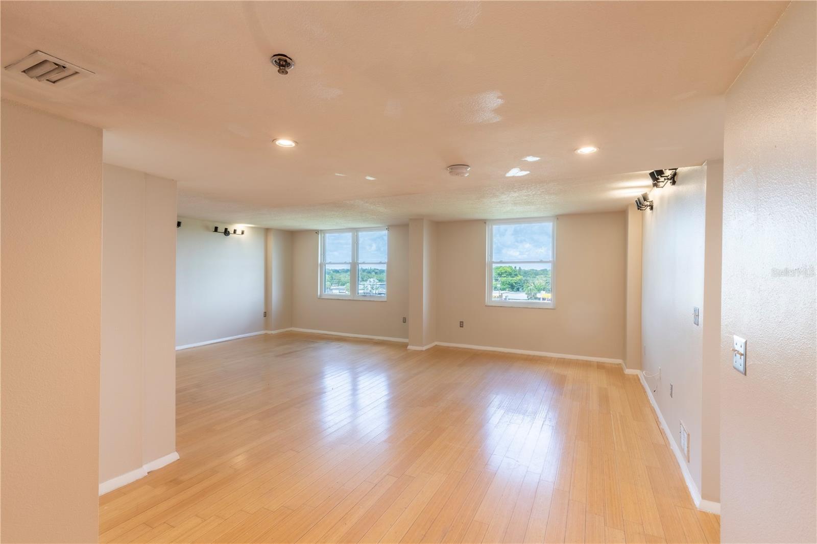 701 S MADISON AVE #502 — photo 5