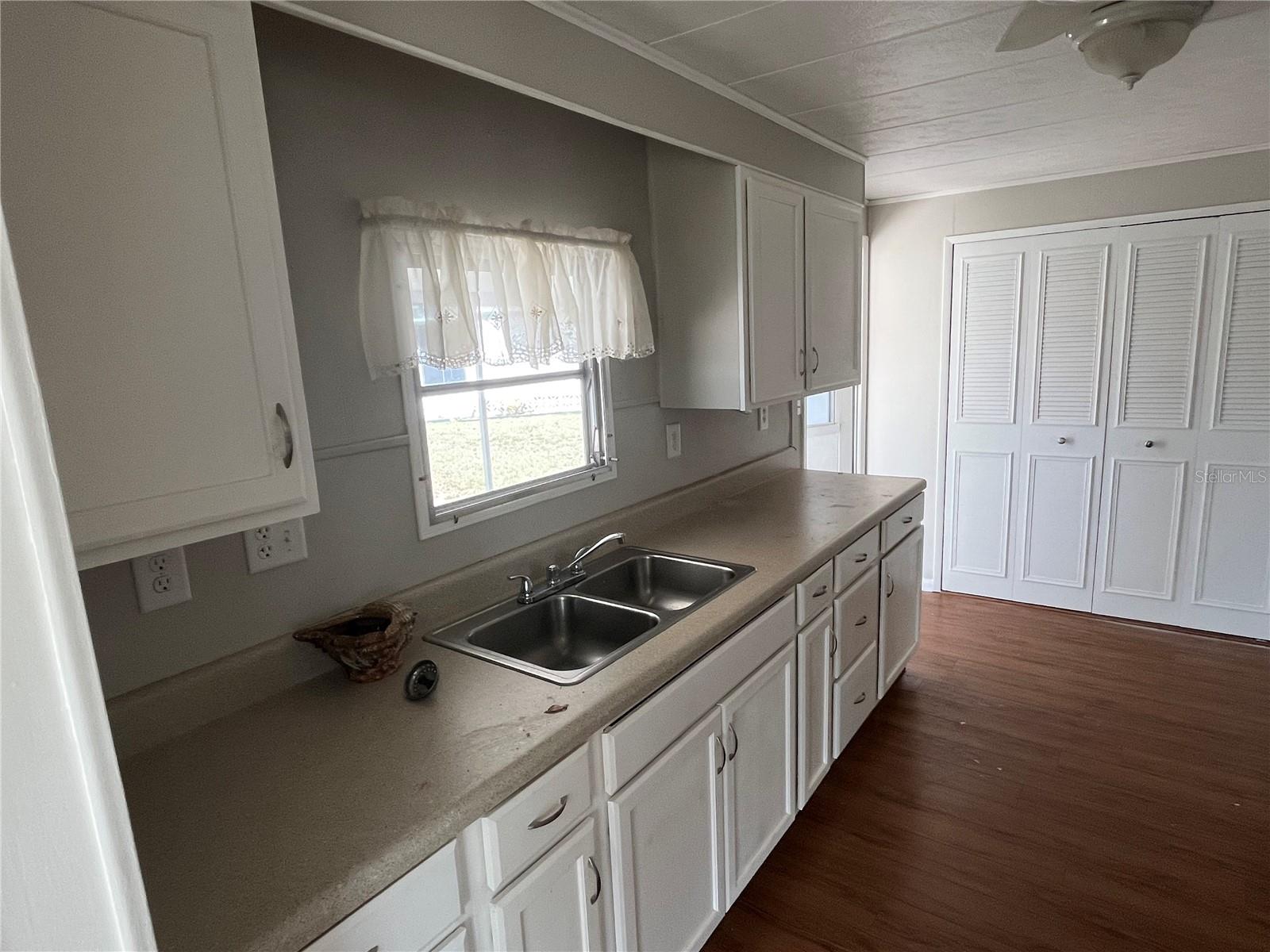 633 COMO DR — photo 11