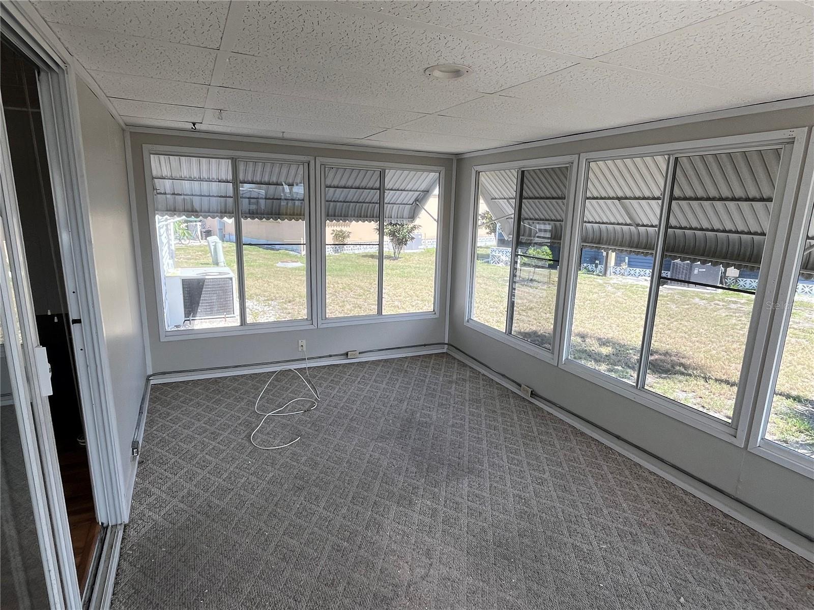 633 COMO DR — photo 24