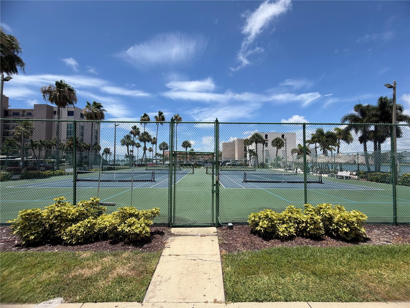 7400 SUN ISLAND DR S #111 — photo 28