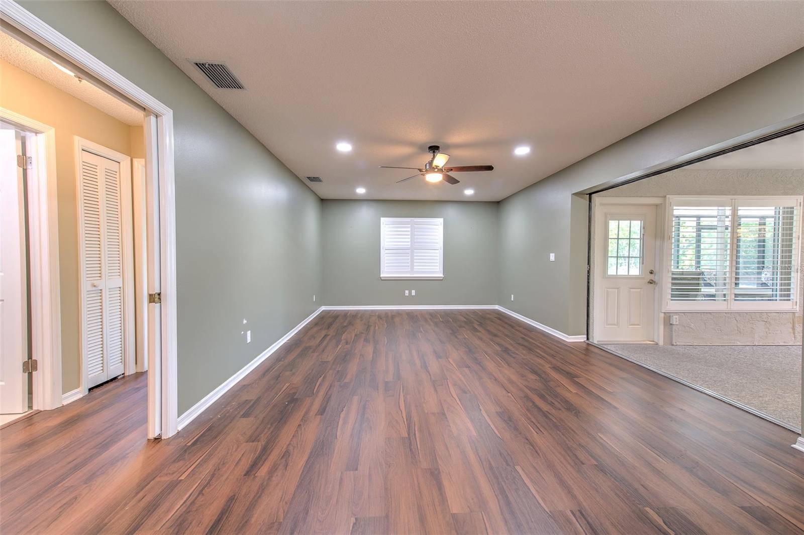 1812 NEW BEDFORD DR — photo 19