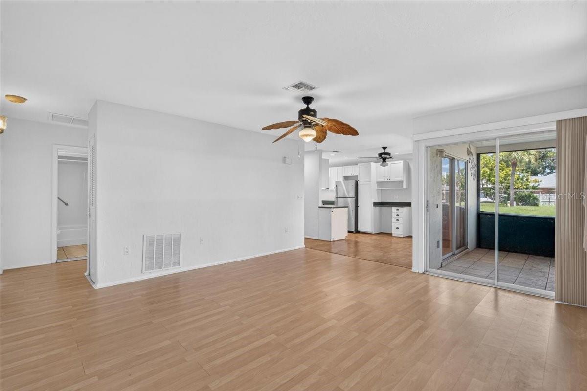 166 CIRCLEWOOD DR #101 — photo 14