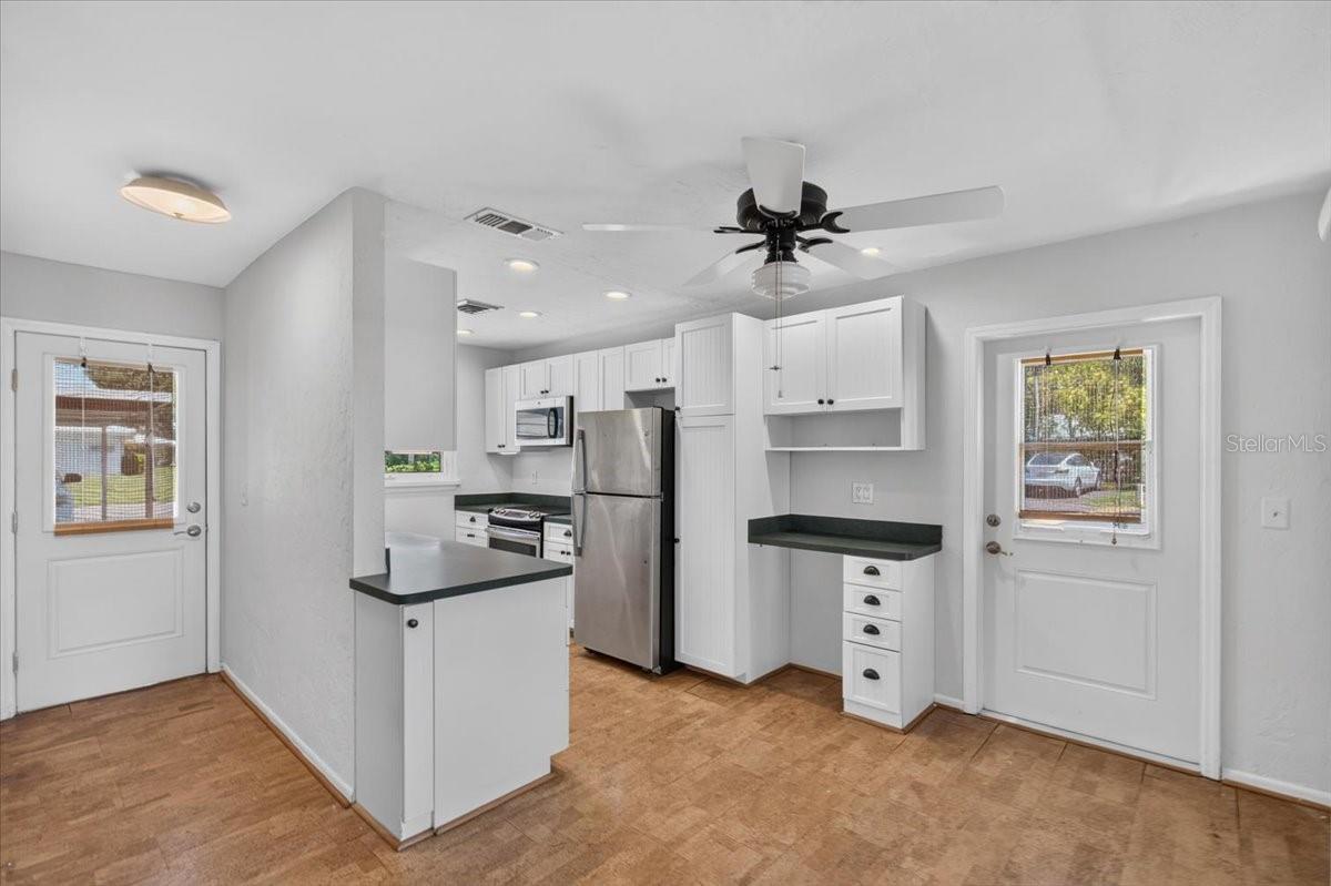 166 CIRCLEWOOD DR #101 — photo 7