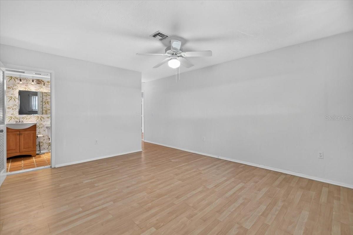 166 CIRCLEWOOD DR #101 — photo 17