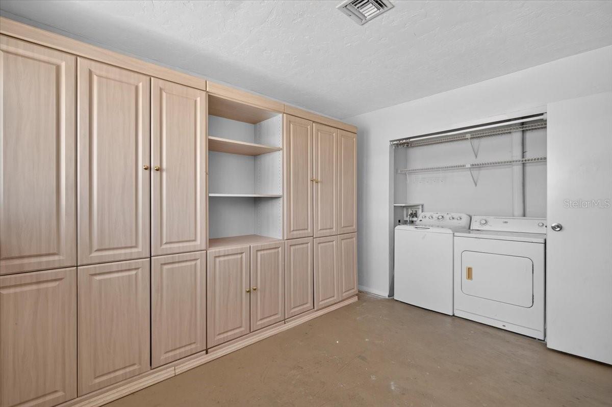 166 CIRCLEWOOD DR #101 — photo 24