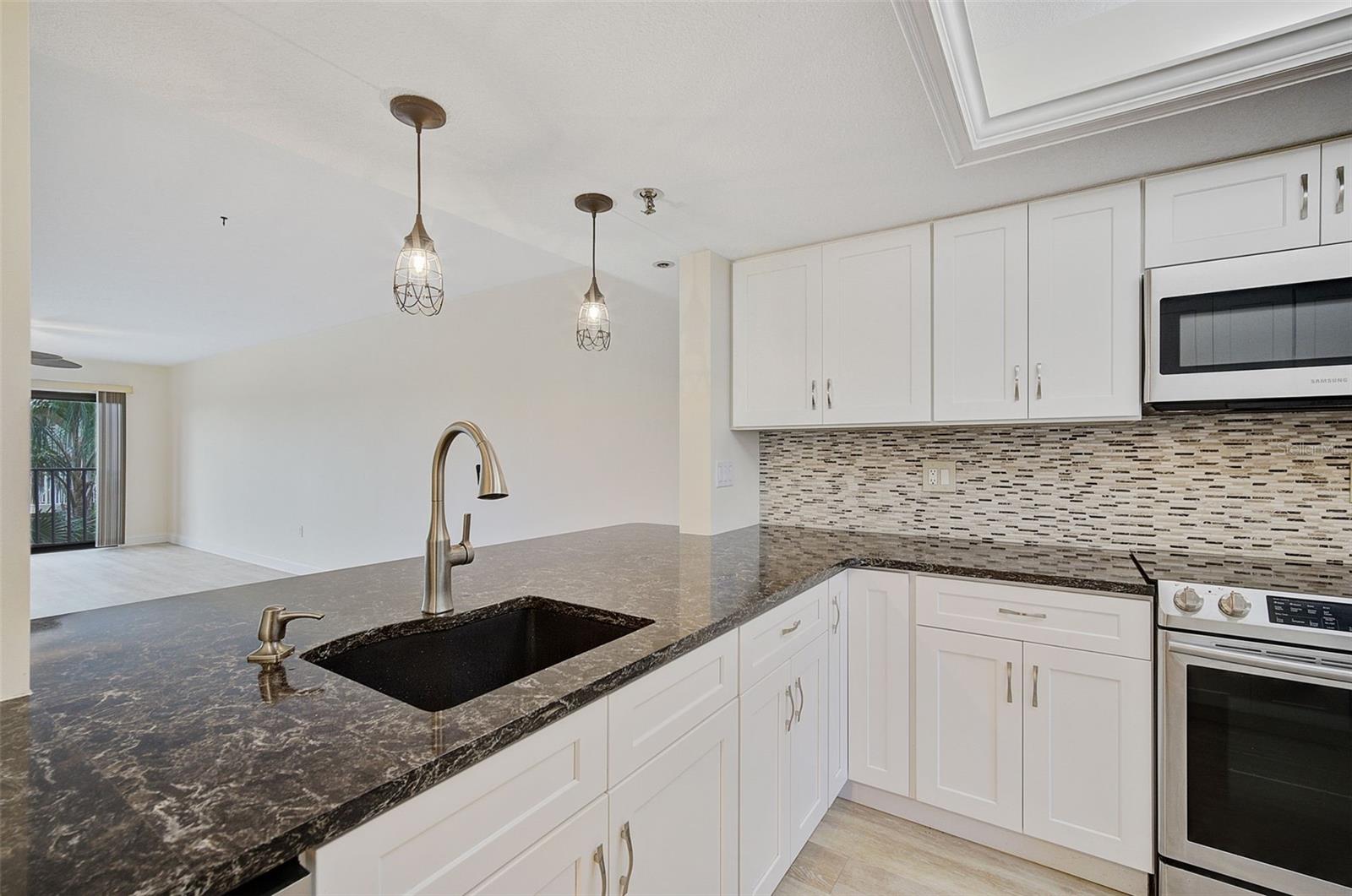 7204 JESSIE HARBOR DR #7204 — photo 5