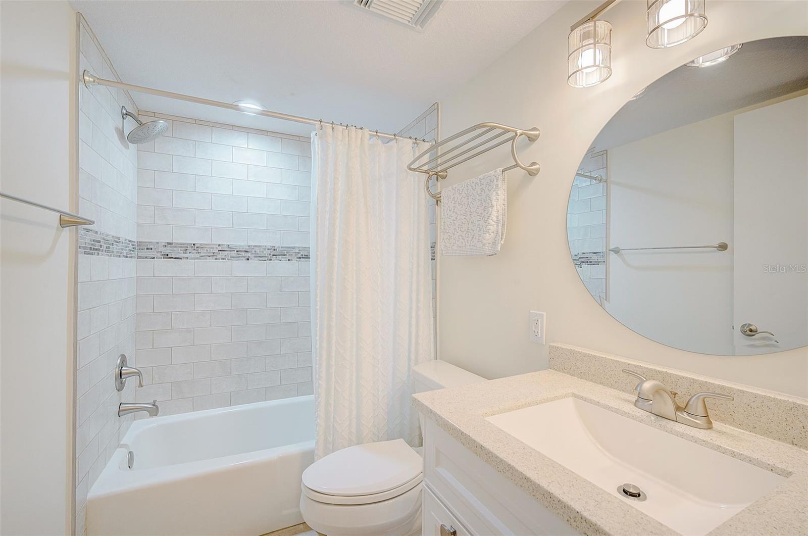 7204 JESSIE HARBOR DR #7204 — photo 20