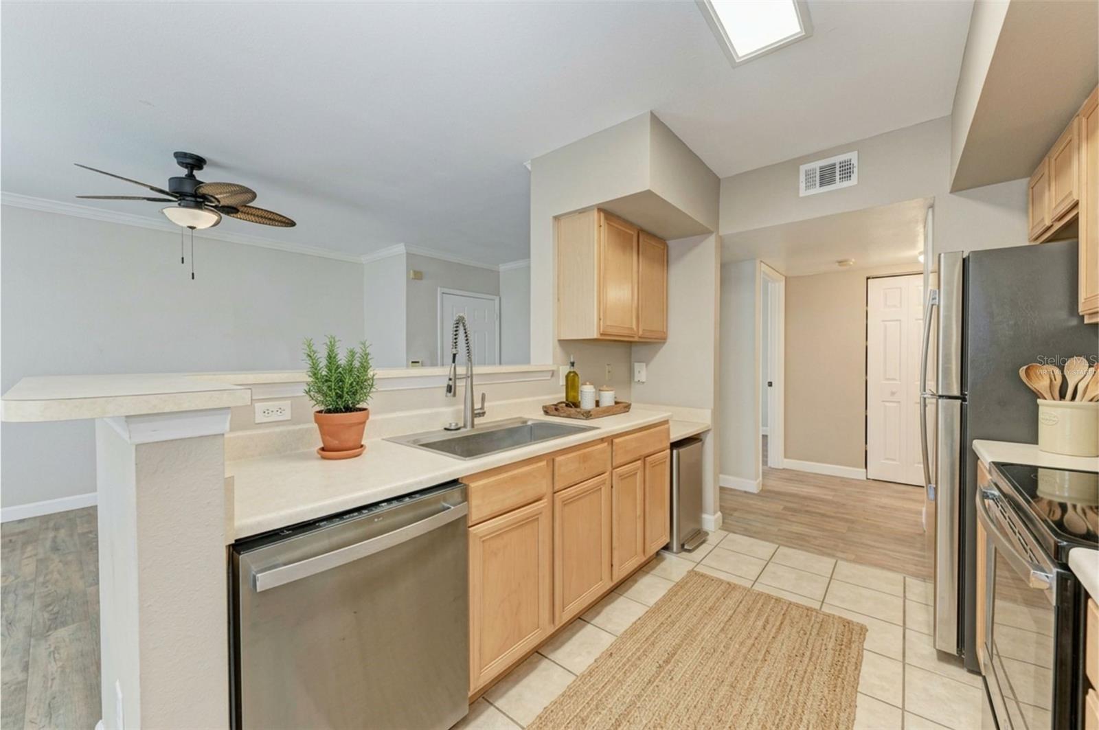 1195 VILLAGIO CIR #101 — photo 5