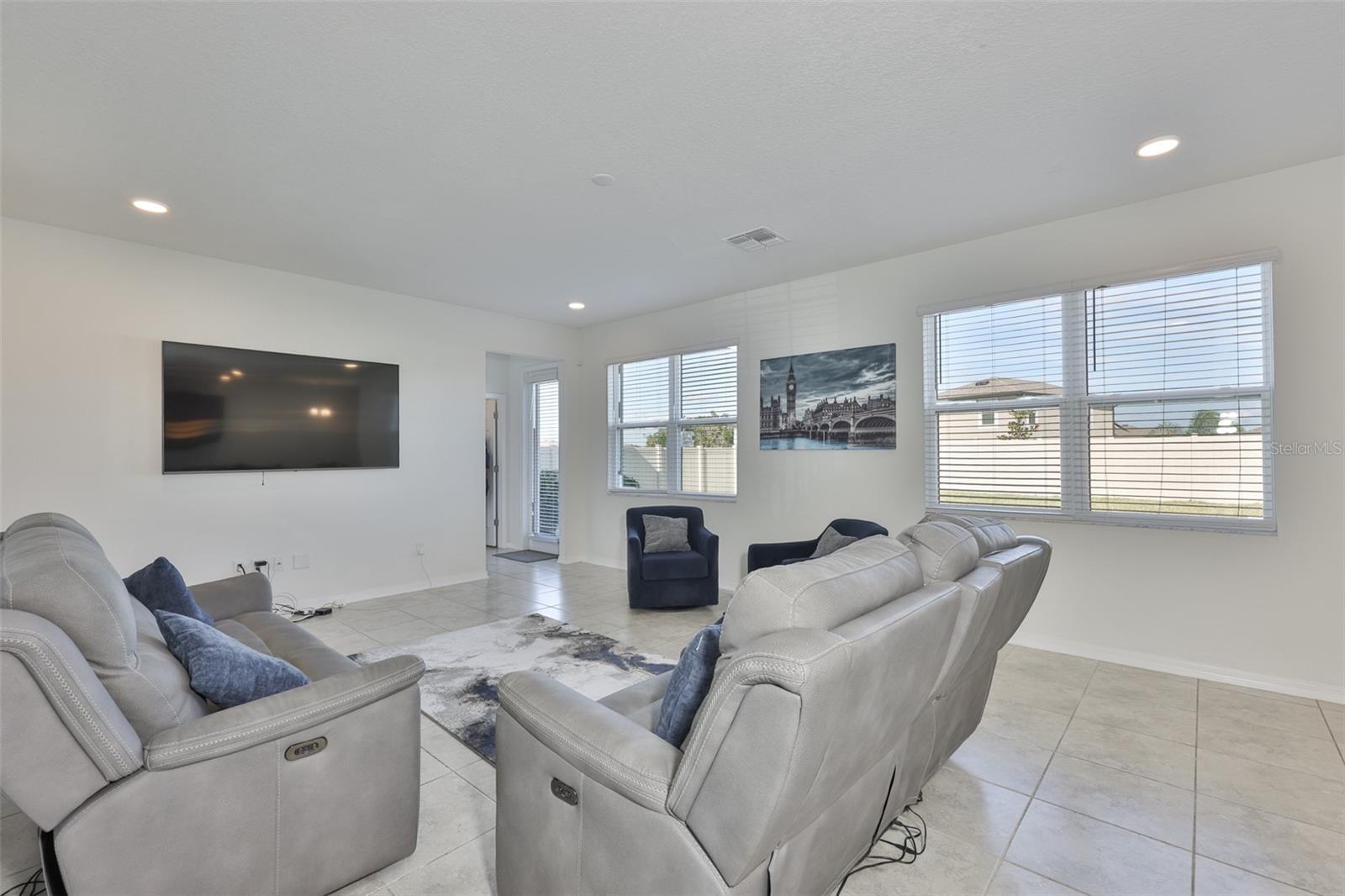 2927 MARINE GRASS DR — photo 25