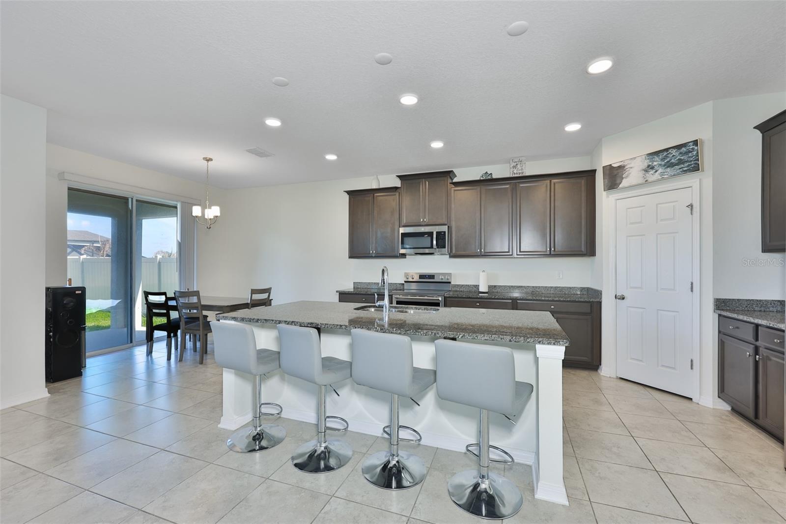 2927 MARINE GRASS DR — photo 8