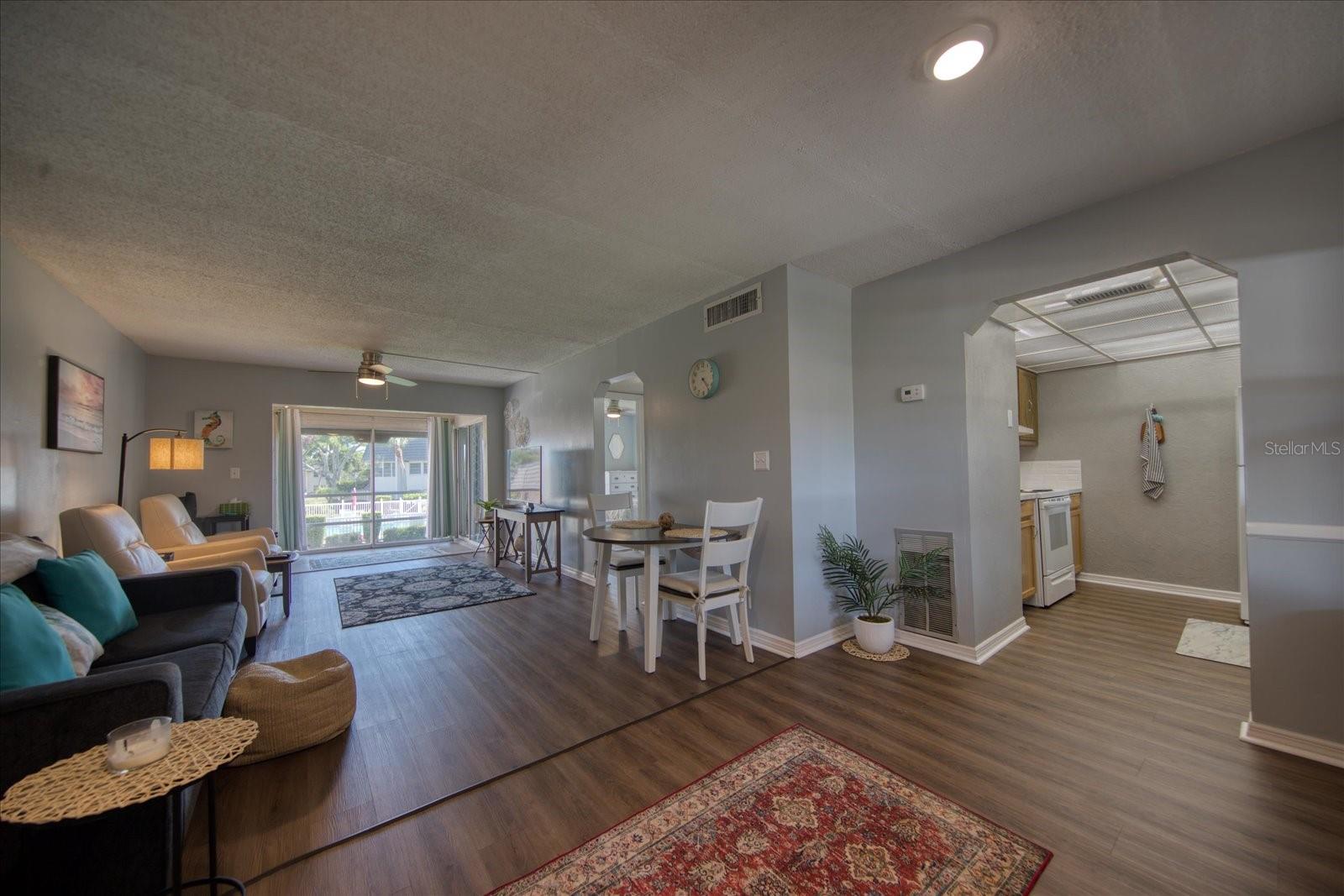712 CORDOVA GREENS #712 — photo 3