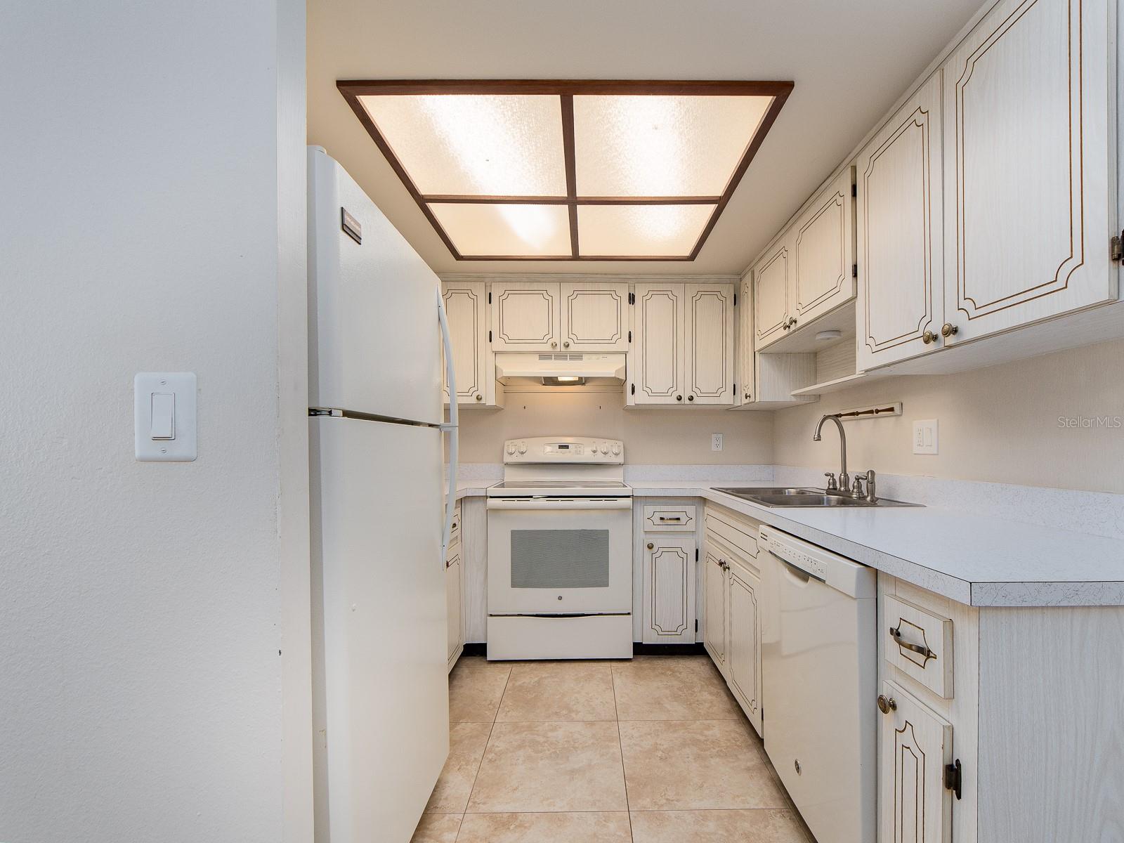 1009 QUEEN ANNE DR #B — photo 10