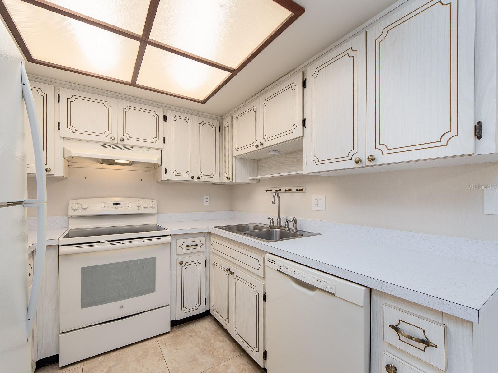 1009 QUEEN ANNE DR #B — photo 11