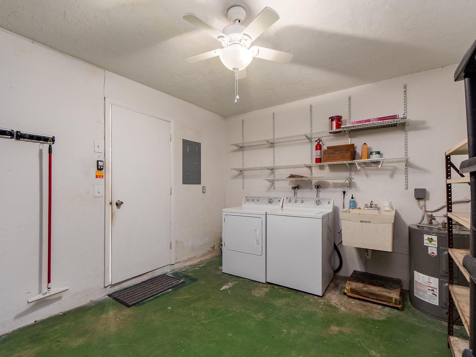 1009 QUEEN ANNE DR #B — photo 21