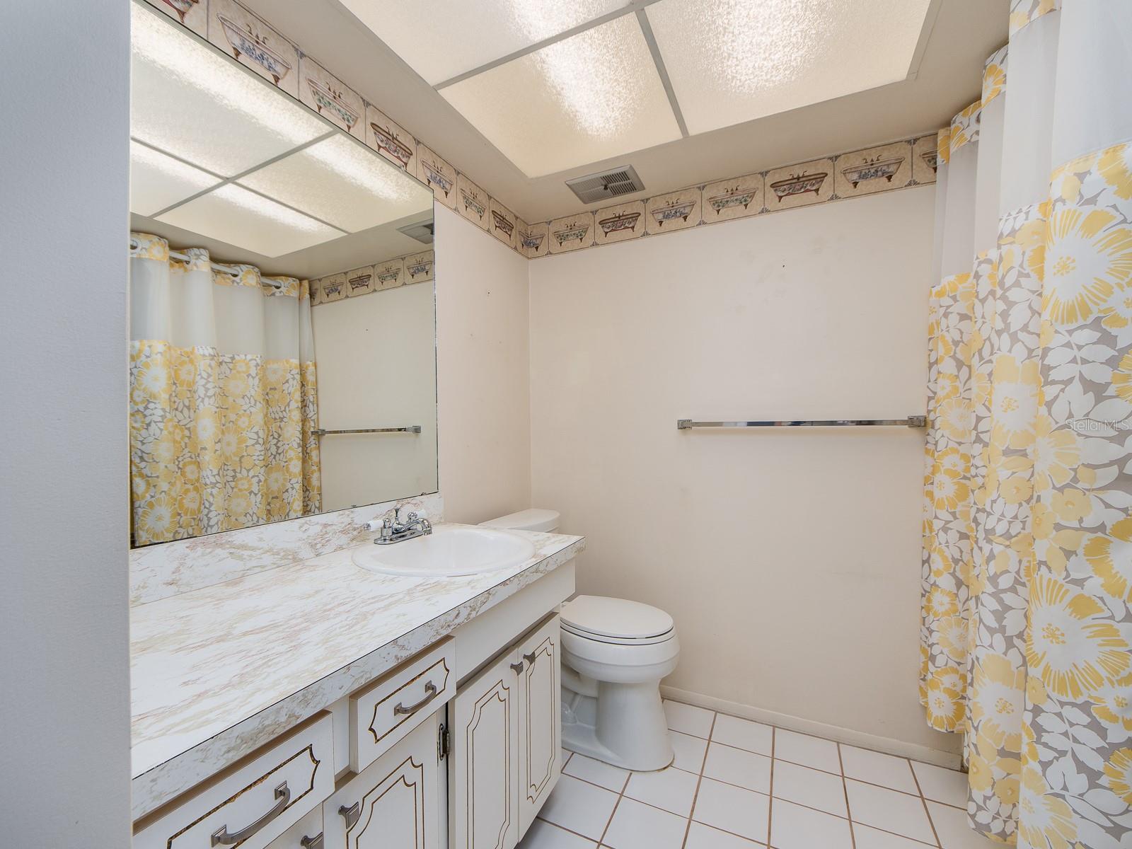 1009 QUEEN ANNE DR #B — photo 20