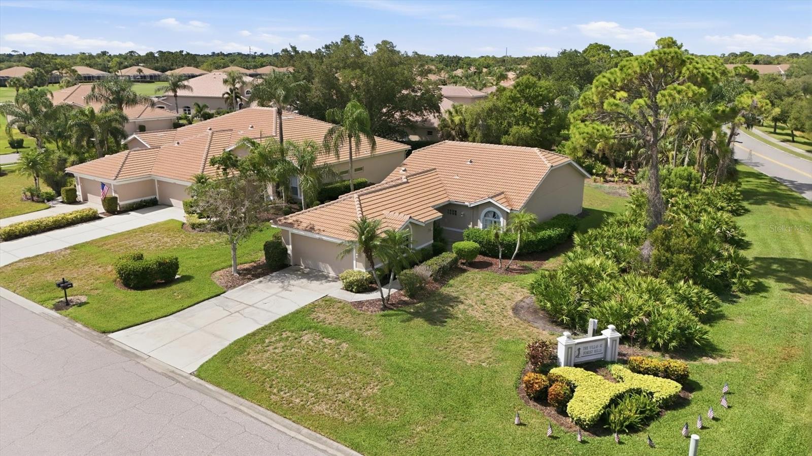 9402 FOREST HILLS CIR — photo 4