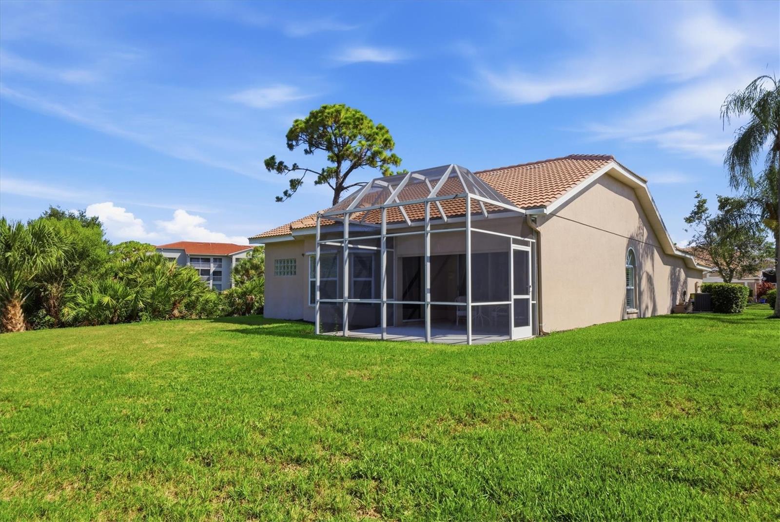 9402 FOREST HILLS CIR — photo 42