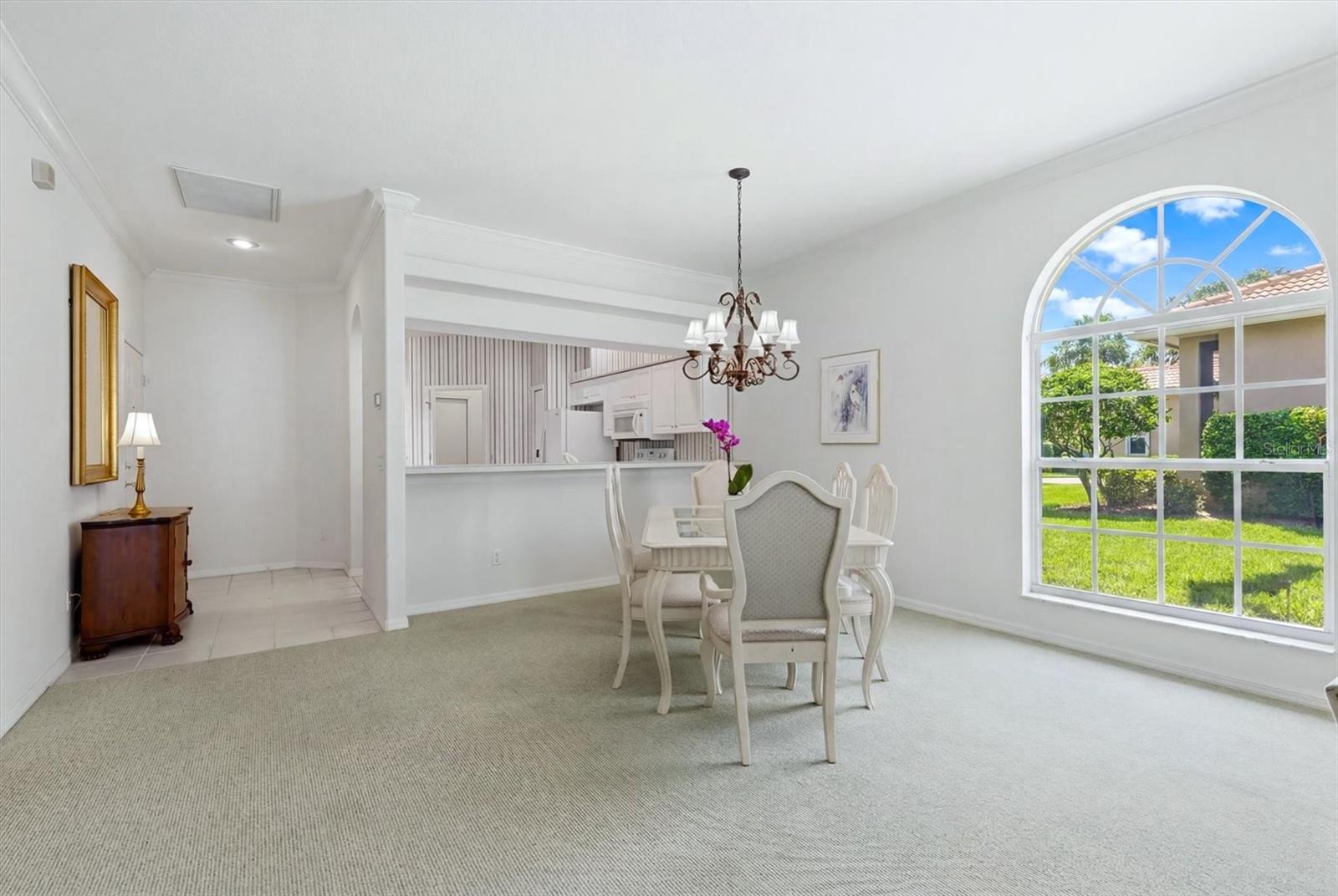 9402 FOREST HILLS CIR — photo 17
