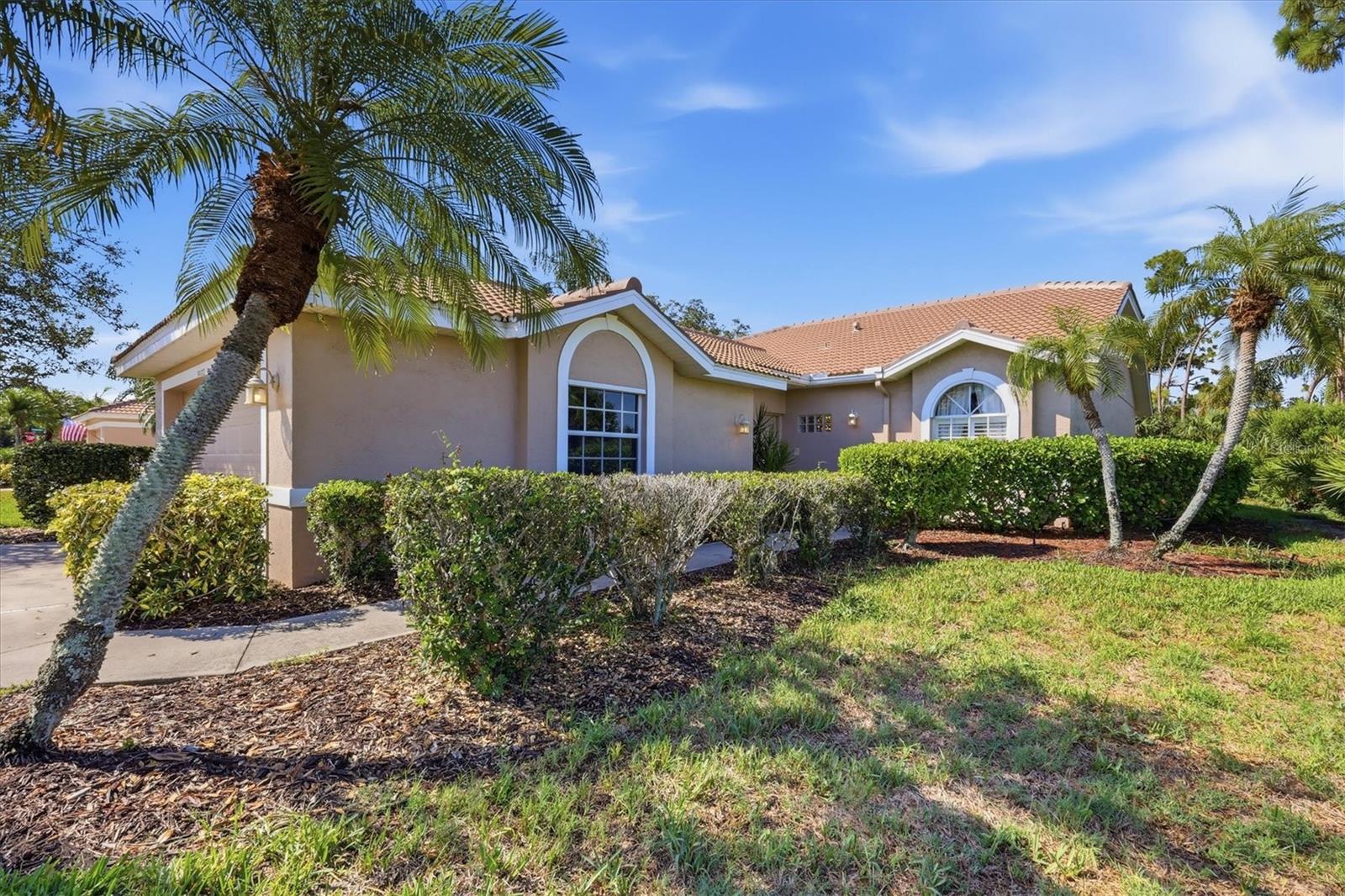 9402 FOREST HILLS CIR — photo 5